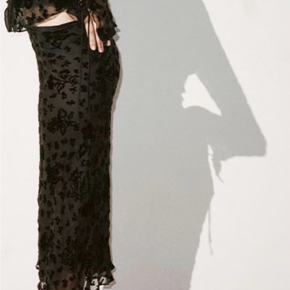 Realisation Par Black Flocked Floral Maxi Skirt